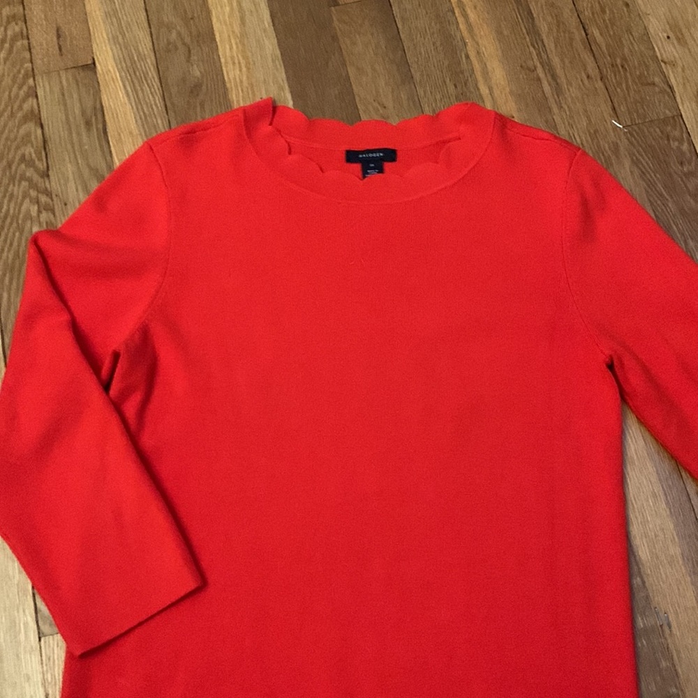 Red sweater, size medium - Picture 2 of 3